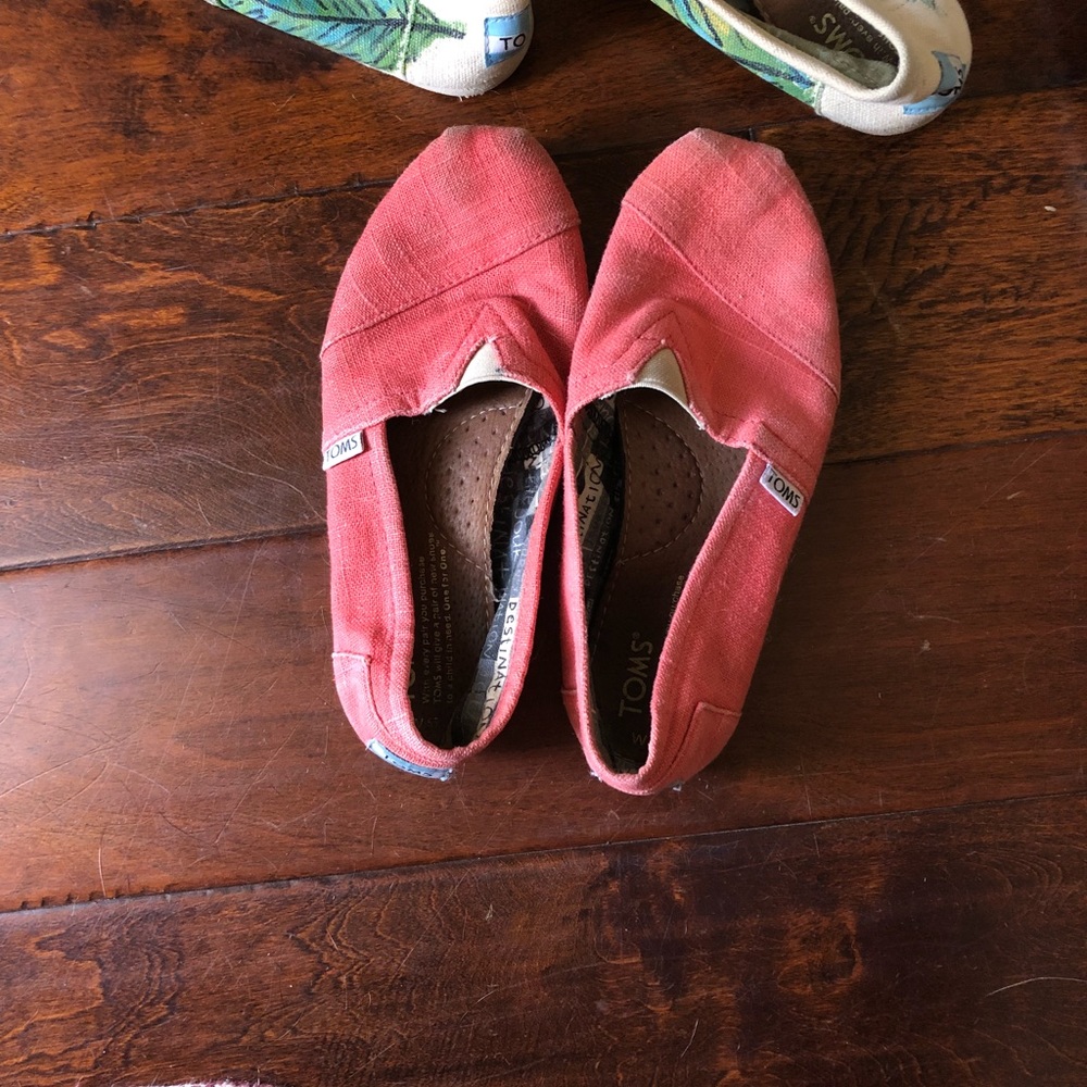 Toms